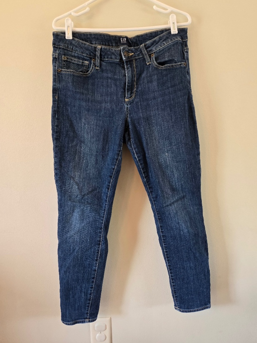 GAP Curvy True Skinny Medium Wash Jeans